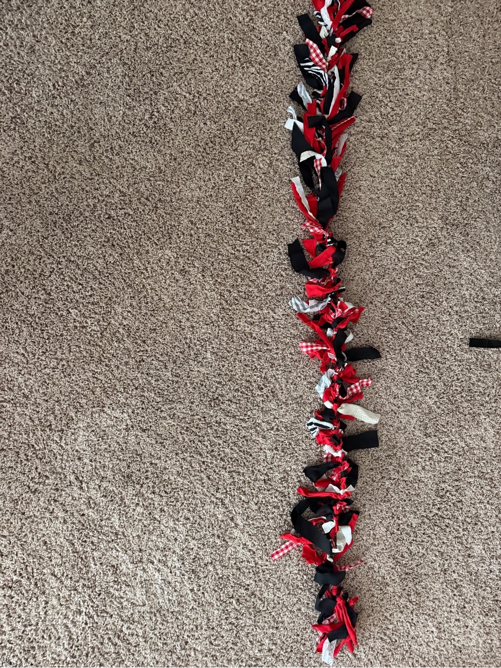 Red, Black & White Fabric Tie Garland